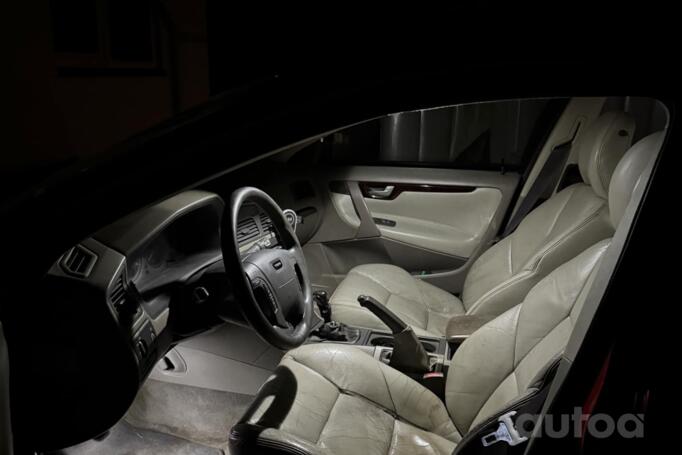 Volvo V70 2 generation wagon