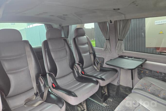 Volkswagen Transporter T5 Minivan 4-doors