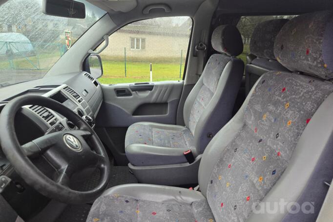 Volkswagen Transporter T5 Minivan 4-doors