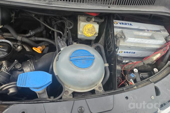 Volkswagen Transporter T5 Minivan 4-doors