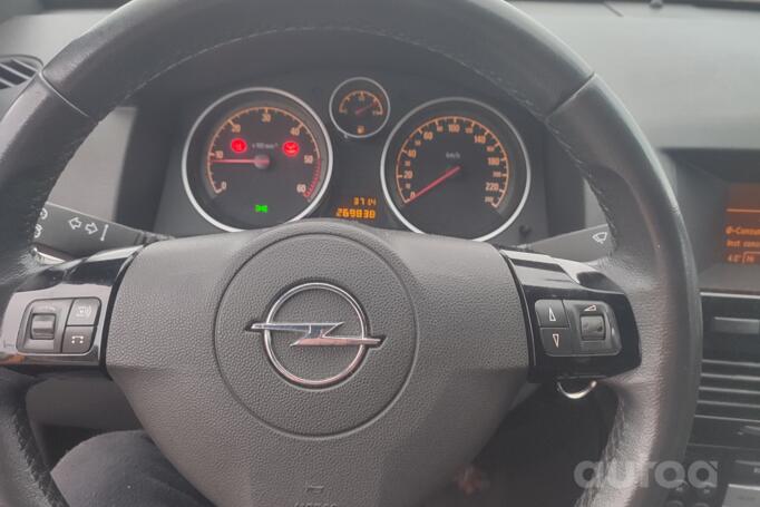 Opel Astra H Hatchback
