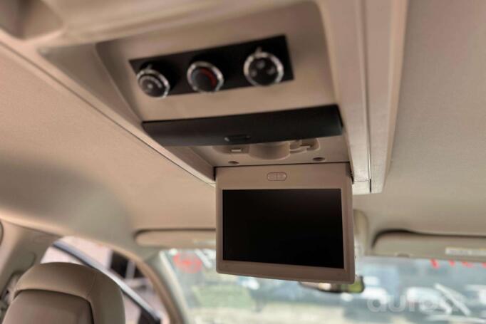 Chrysler Town & Country 5 generation [restyling]