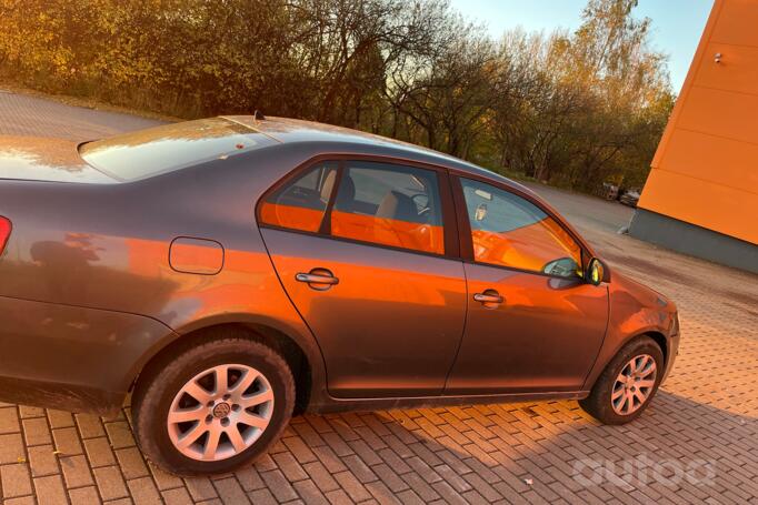 Volkswagen Jetta 5 generation Sedan 4-doors