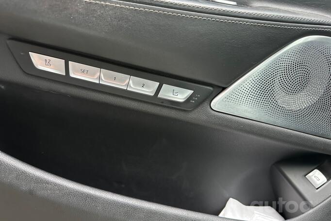 BMW 7 Series G11/G12 Sedan