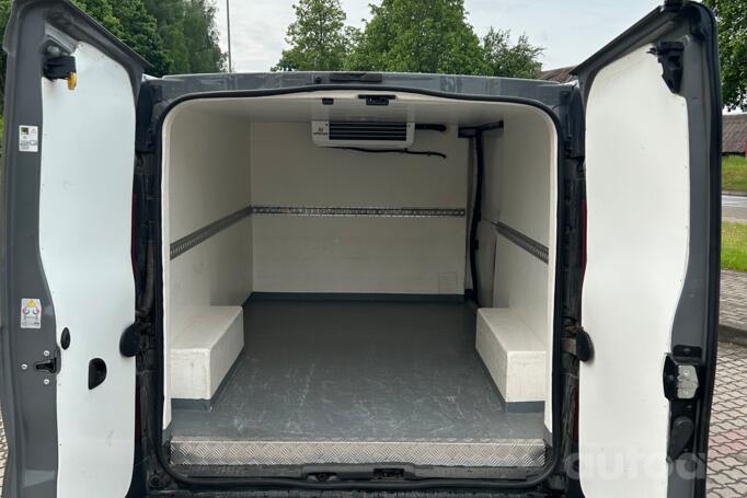 Opel Vivaro B Minivan Long