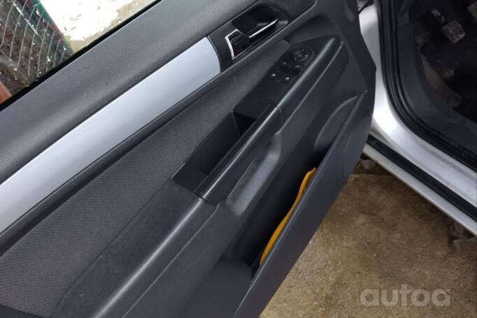 Opel Zafira B Minivan 5-doors