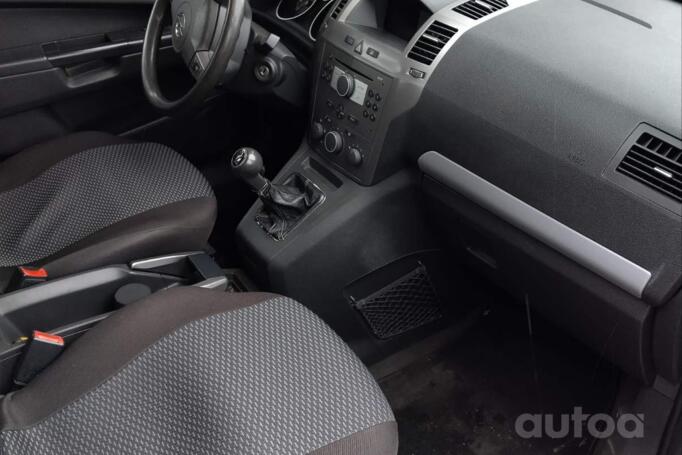 Opel Zafira B Minivan 5-doors