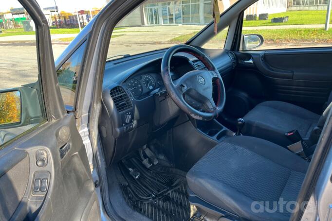 Opel Zafira A [restyling] Minivan 5-doors