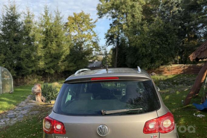 Volkswagen Tiguan 1 generation Crossover