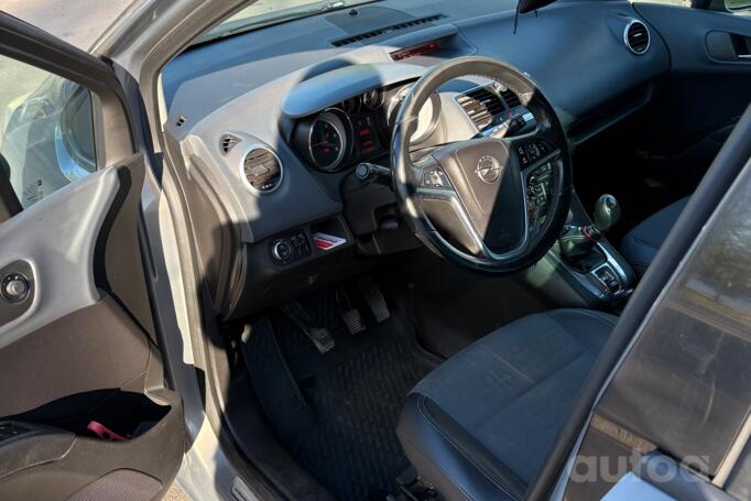 Opel Meriva 2 generation Minivan