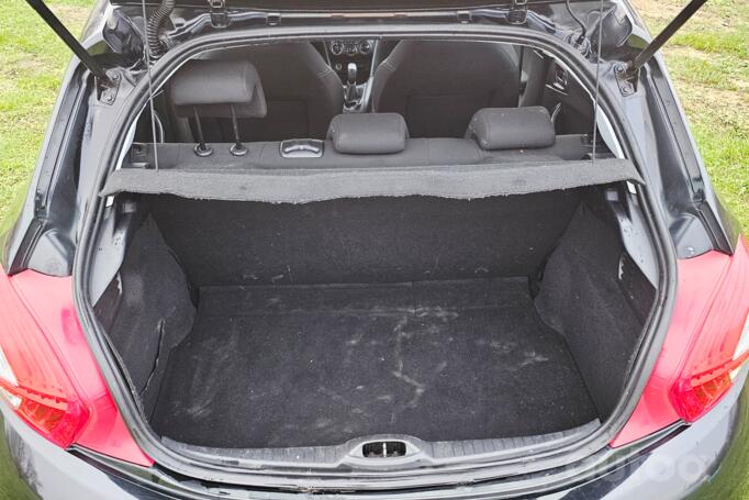 Peugeot 208 1 generation Hatchback 5-doors