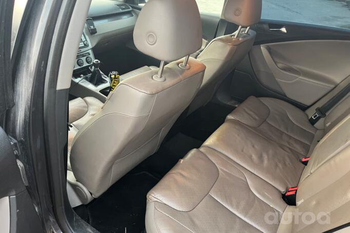 Volkswagen Passat B6 wagon 5-doors