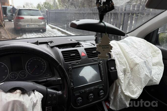 Volkswagen Golf 5 generation Hatchback 5-doors