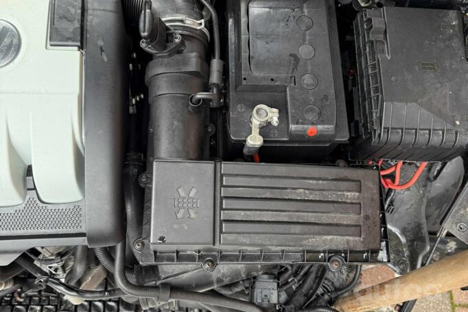 Volkswagen Golf 5 generation Hatchback 5-doors