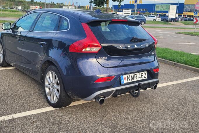 Volvo V40 2 generation Hatchback 5-doors