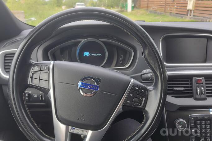 Volvo V40 2 generation Hatchback 5-doors