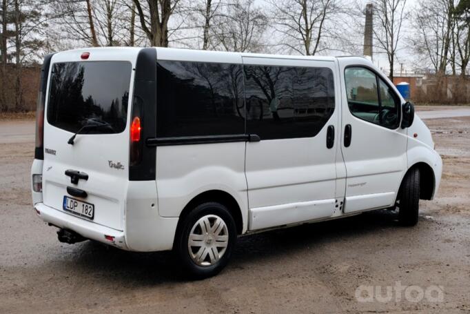 Renault Trafic 2 generation Minivan