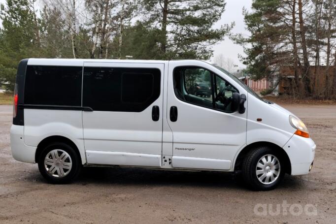 Renault Trafic 2 generation Minivan