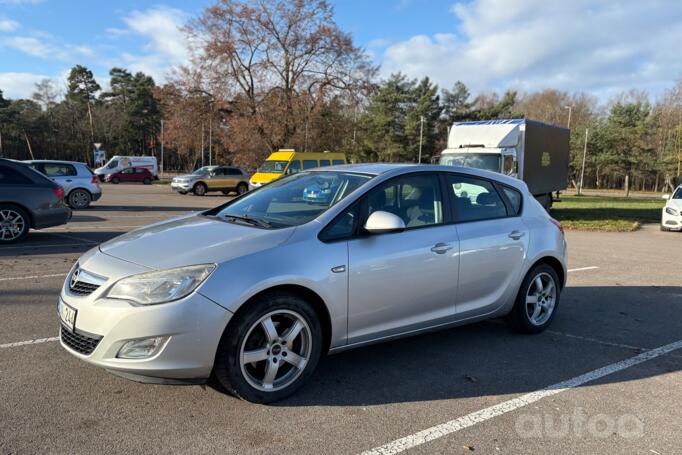 Opel Astra J Hatchback 5-doors