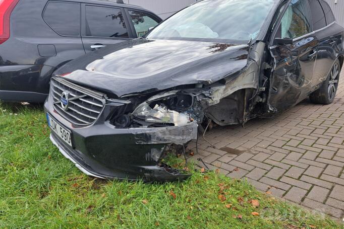 Volvo XC60 1 generation [restyling] Crossover