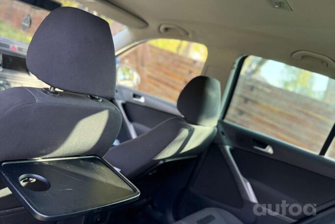 Volkswagen Tiguan 1 generation Crossover