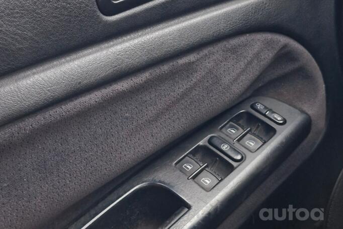 Volkswagen Passat B5 Sedan 4-doors