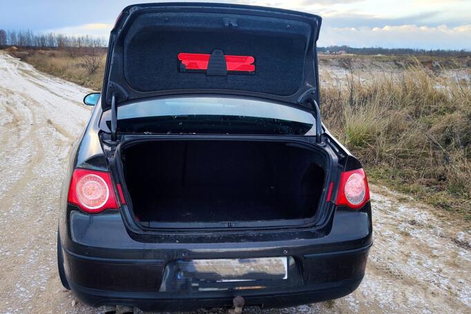 Volkswagen Passat B6 Sedan 4-doors