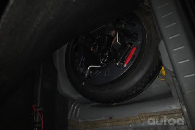 Toyota Yaris 2 generation