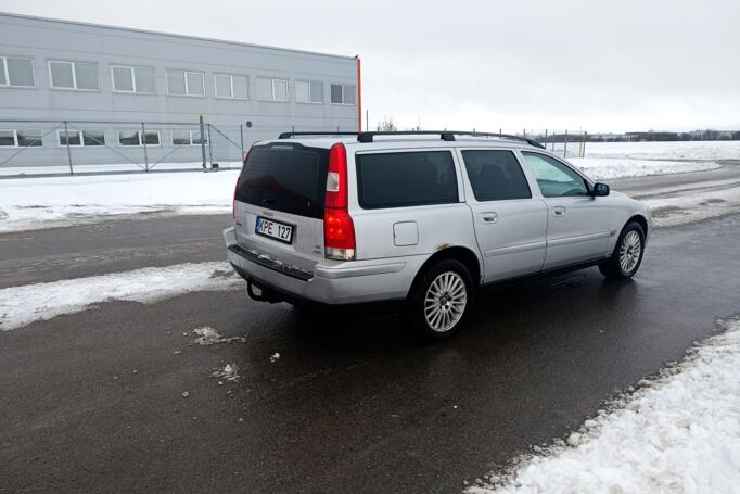 Volvo V70 2 generation R wagon 5-doors