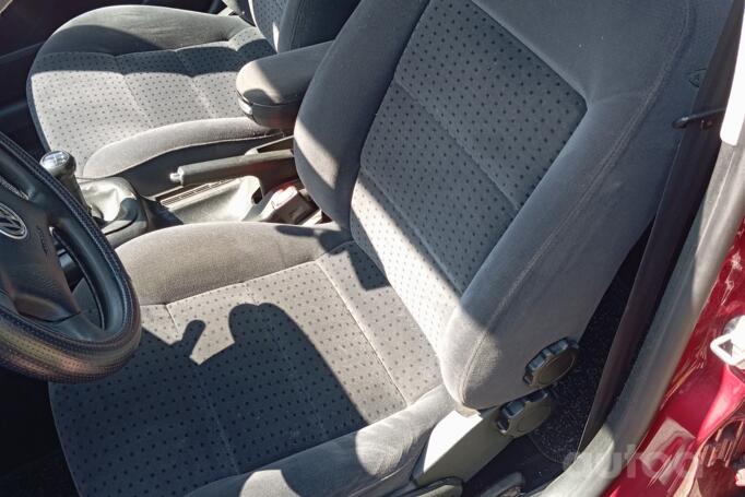 Volkswagen Passat B5 Sedan 4-doors