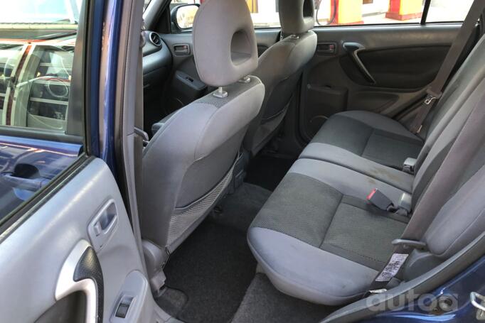 Toyota RAV 4 2 generation (XA20)