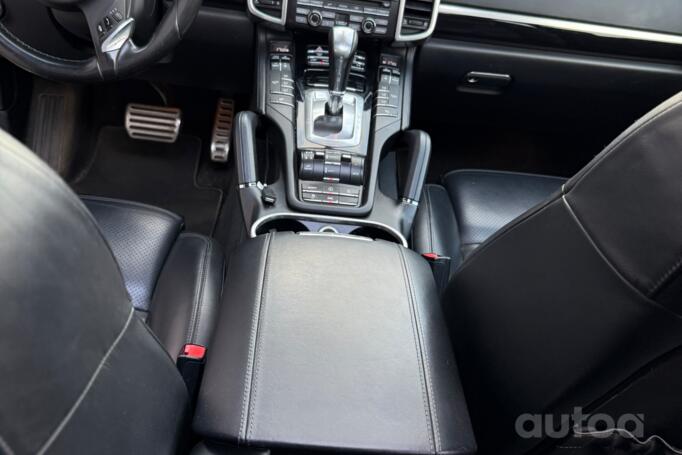 Porsche Cayenne 958 Crossover