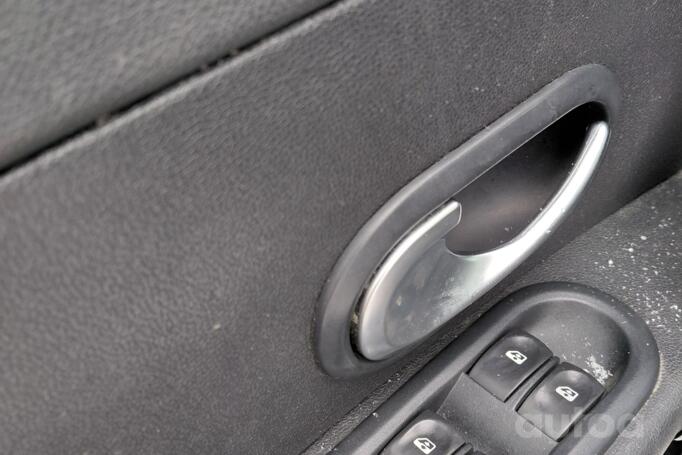 Renault Clio 3 generation Hatchback 5-doors