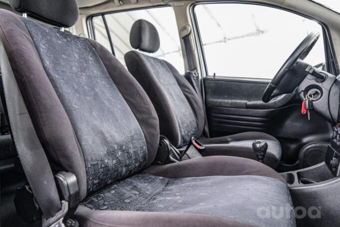 Opel Zafira A Minivan 5-doors