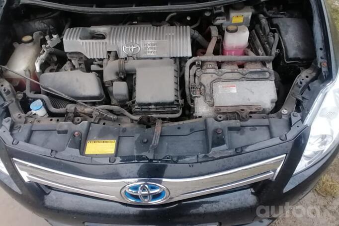 Toyota Auris 2 generation Hybrid hatchback 5-doors