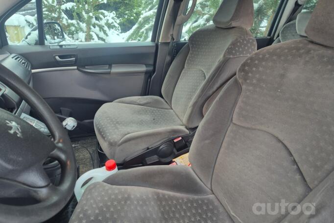 Peugeot 807 1 generation Minivan