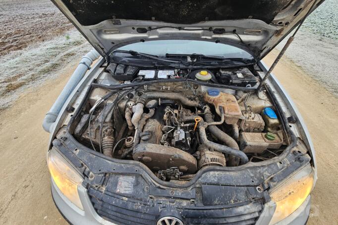 Volkswagen Passat B5 Sedan 4-doors