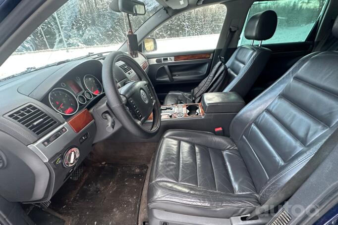 Volkswagen Touareg 1 generation Crossover