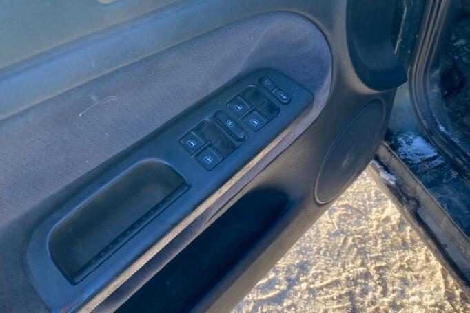 Volkswagen Passat B5 Sedan 4-doors