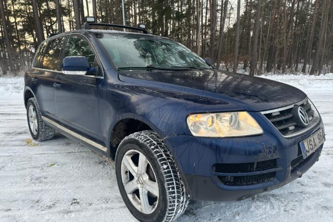 Volkswagen Touareg 1 generation Crossover