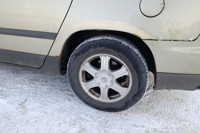 Chrysler Pacifica 1 generation Crossover