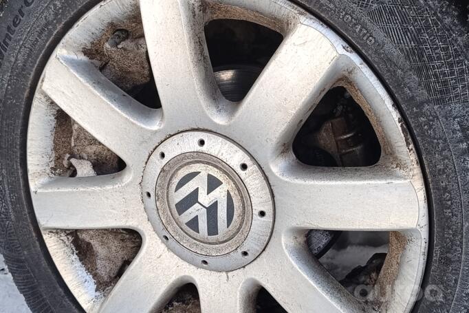 Volkswagen Passat B5 Sedan 4-doors