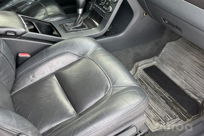 Volvo V70 3 generation wagon