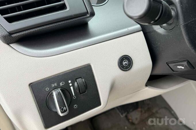 Volkswagen Routan 1 generation Minivan