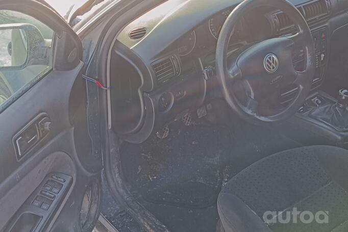 Volkswagen Passat B5 Sedan 4-doors