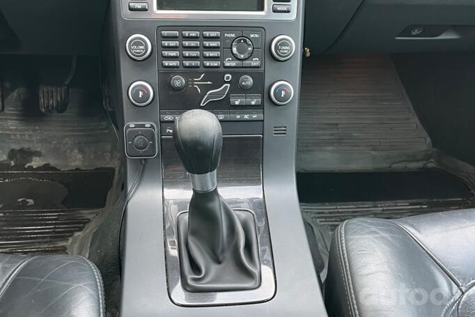 Volvo V70 3 generation wagon