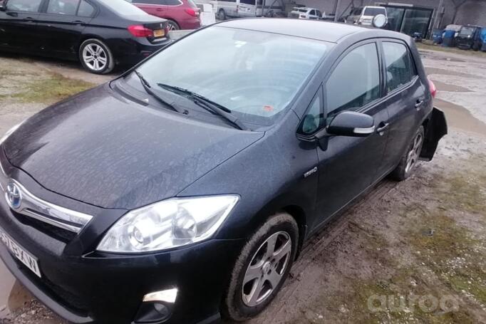 Toyota Auris 2 generation Hybrid hatchback 5-doors