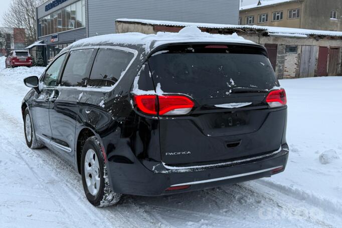 Chrysler Pacifica 2 generation Minivan