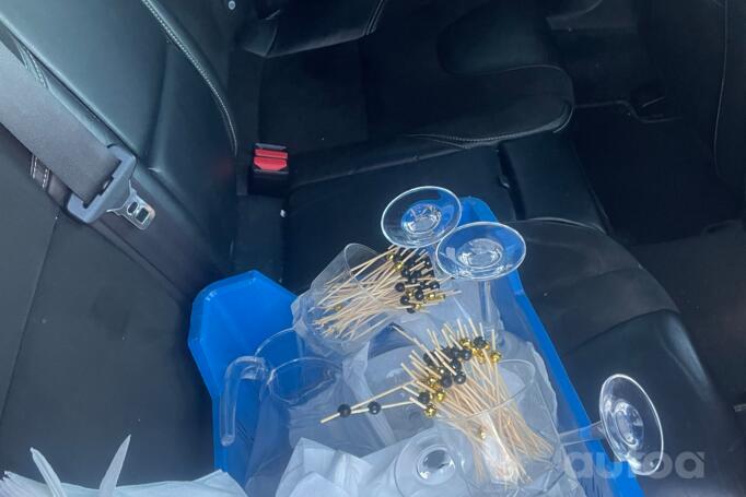 Volvo V40 2 generation Hatchback 5-doors