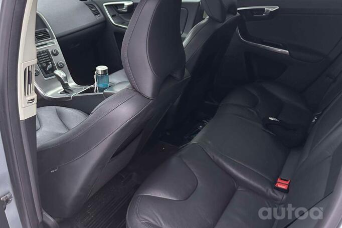 Volvo XC60 1 generation [restyling] Crossover